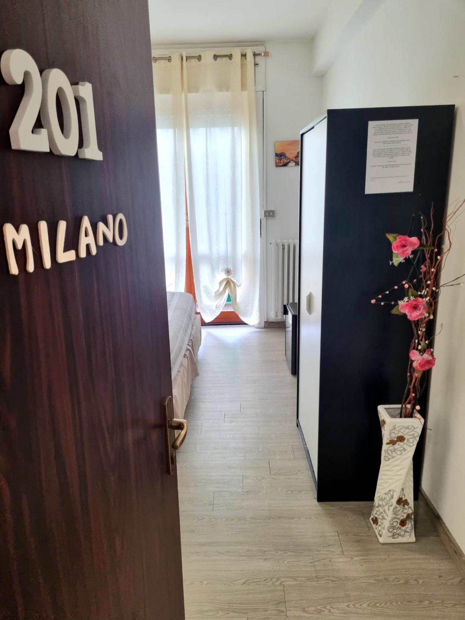 B&B Italo House 오페라 외부 사진